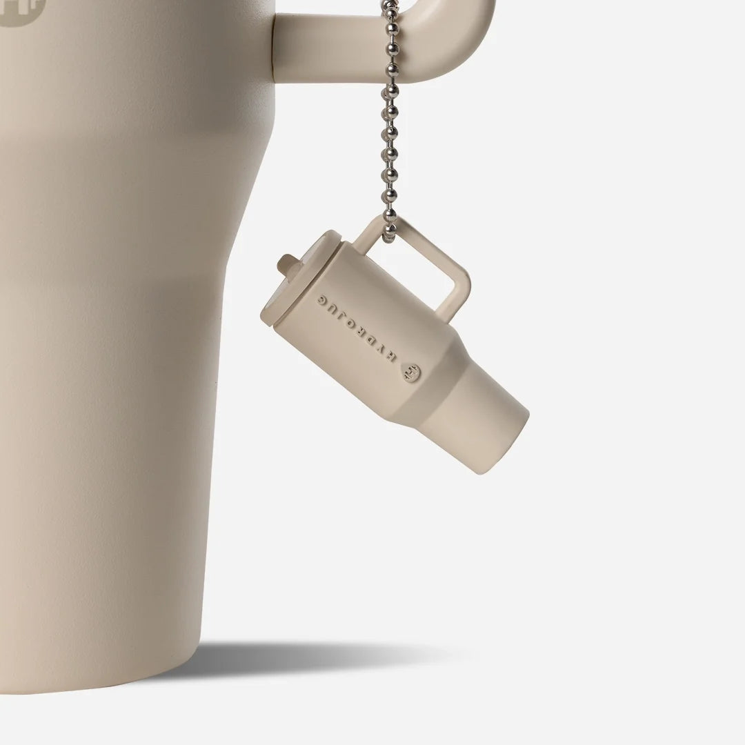 traveler-keychain-q0 Web-TravelerKeychainPhotos-Cream2.webp